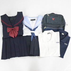 神奈川県私立横浜隼人高等学校の制服 アイキャッチ画像